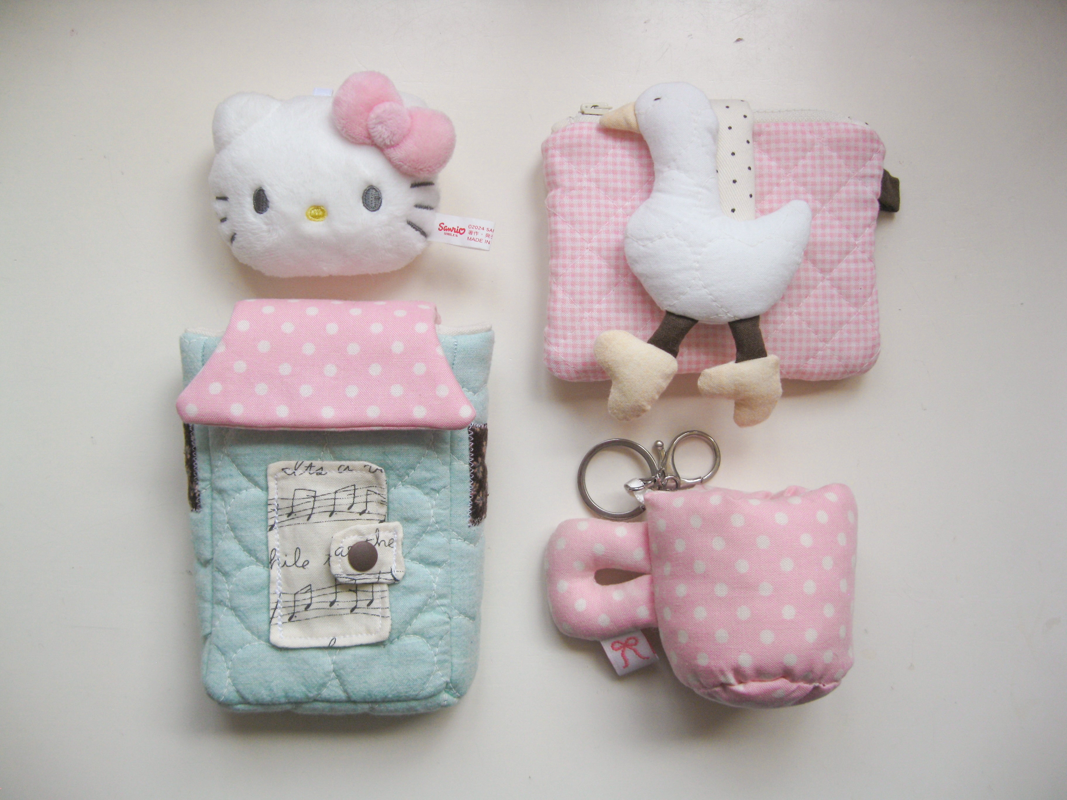 puffy wallet (the wandering goose)