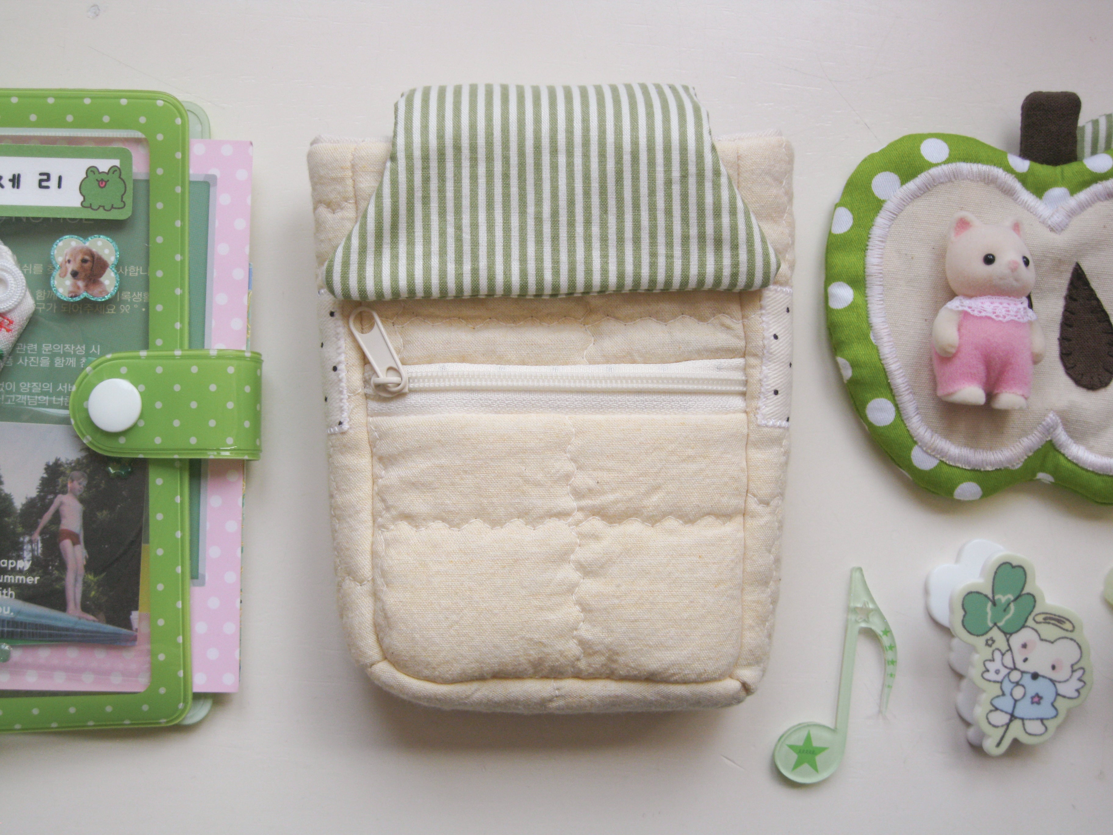 home sweet home camera pouch (cottage)