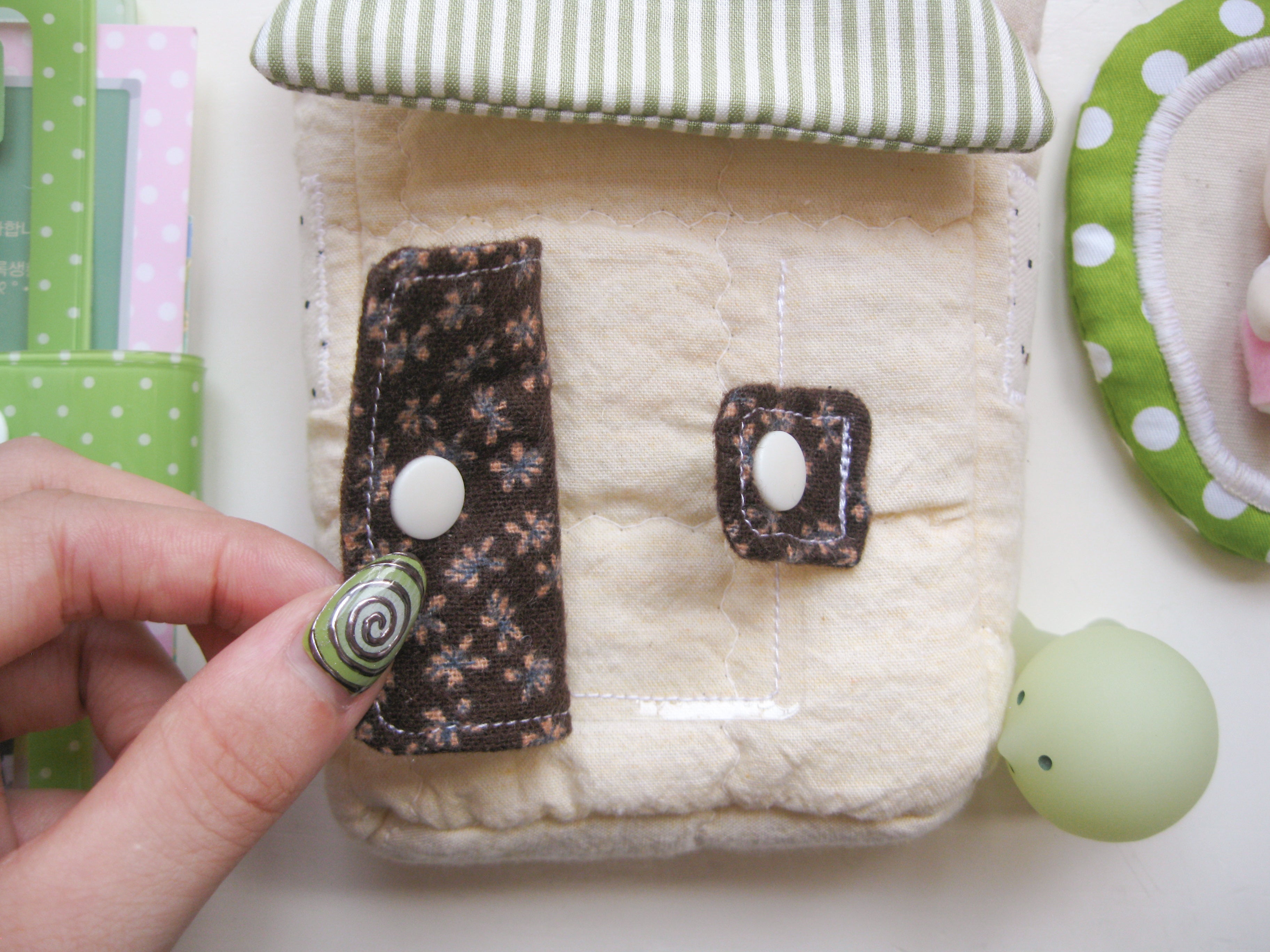 home sweet home camera pouch (cottage)