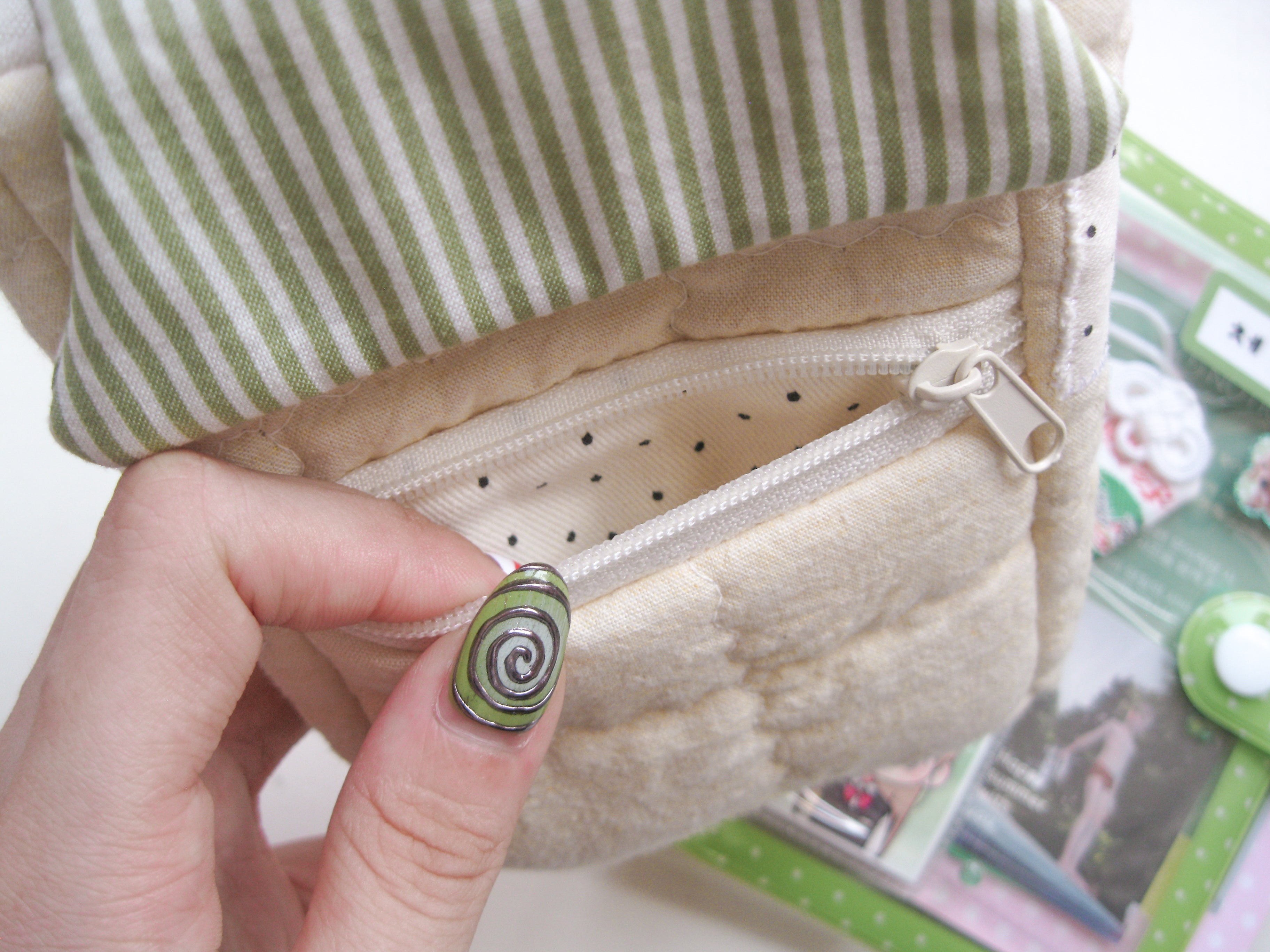 home sweet home camera pouch (cottage)