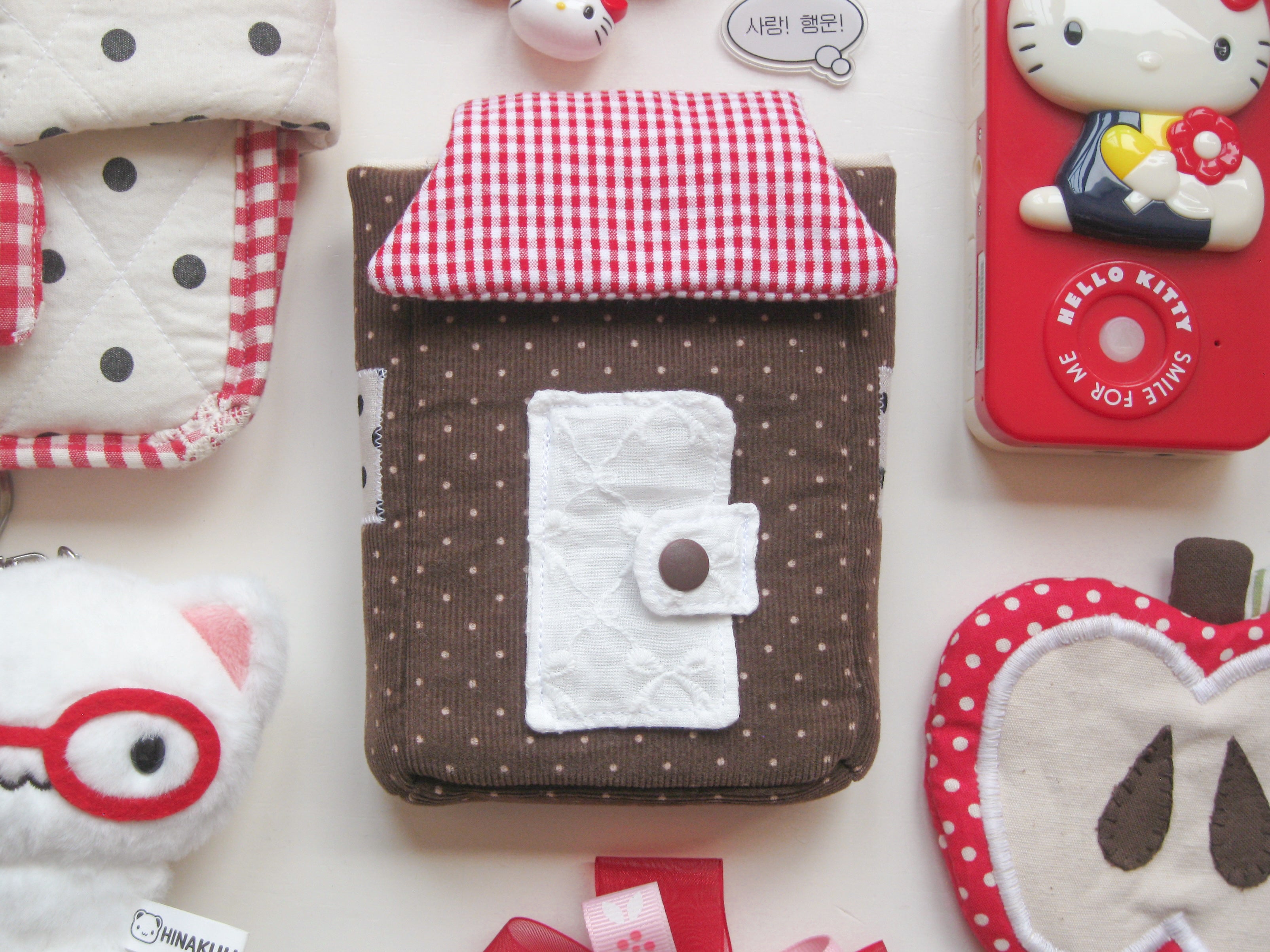 home sweet home camera pouch (the red roof)