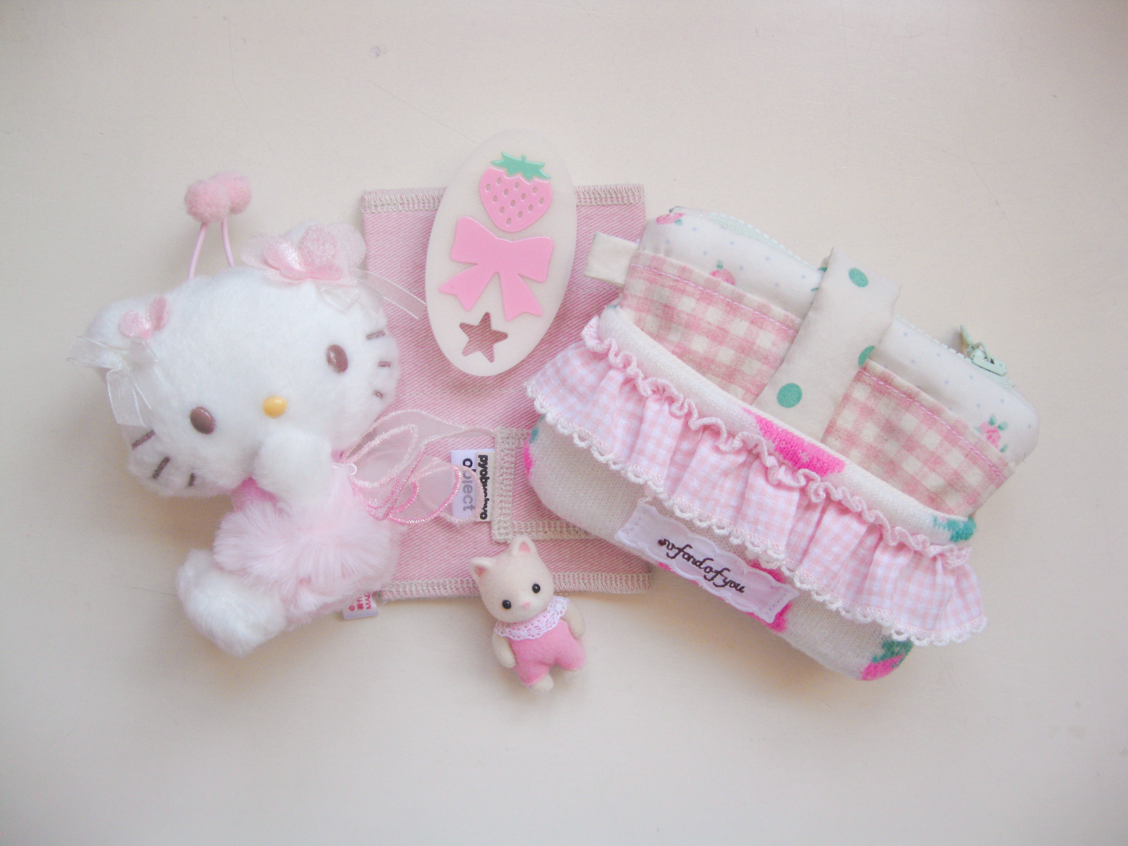 puffy wallet (strawberry)