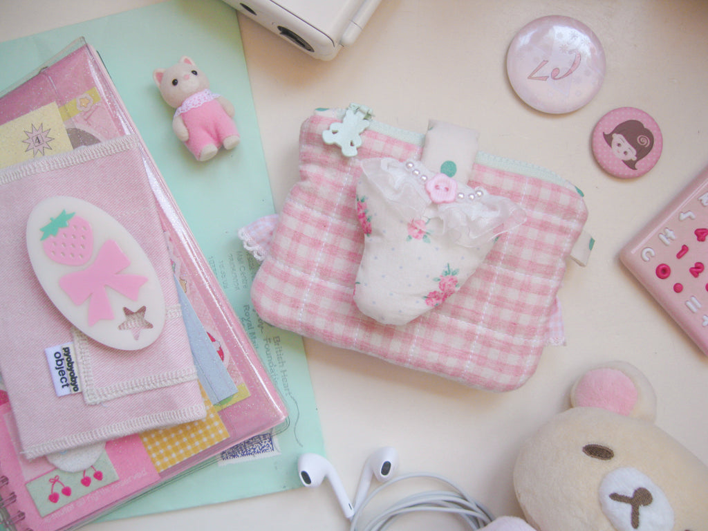 puffy wallet (strawberry)